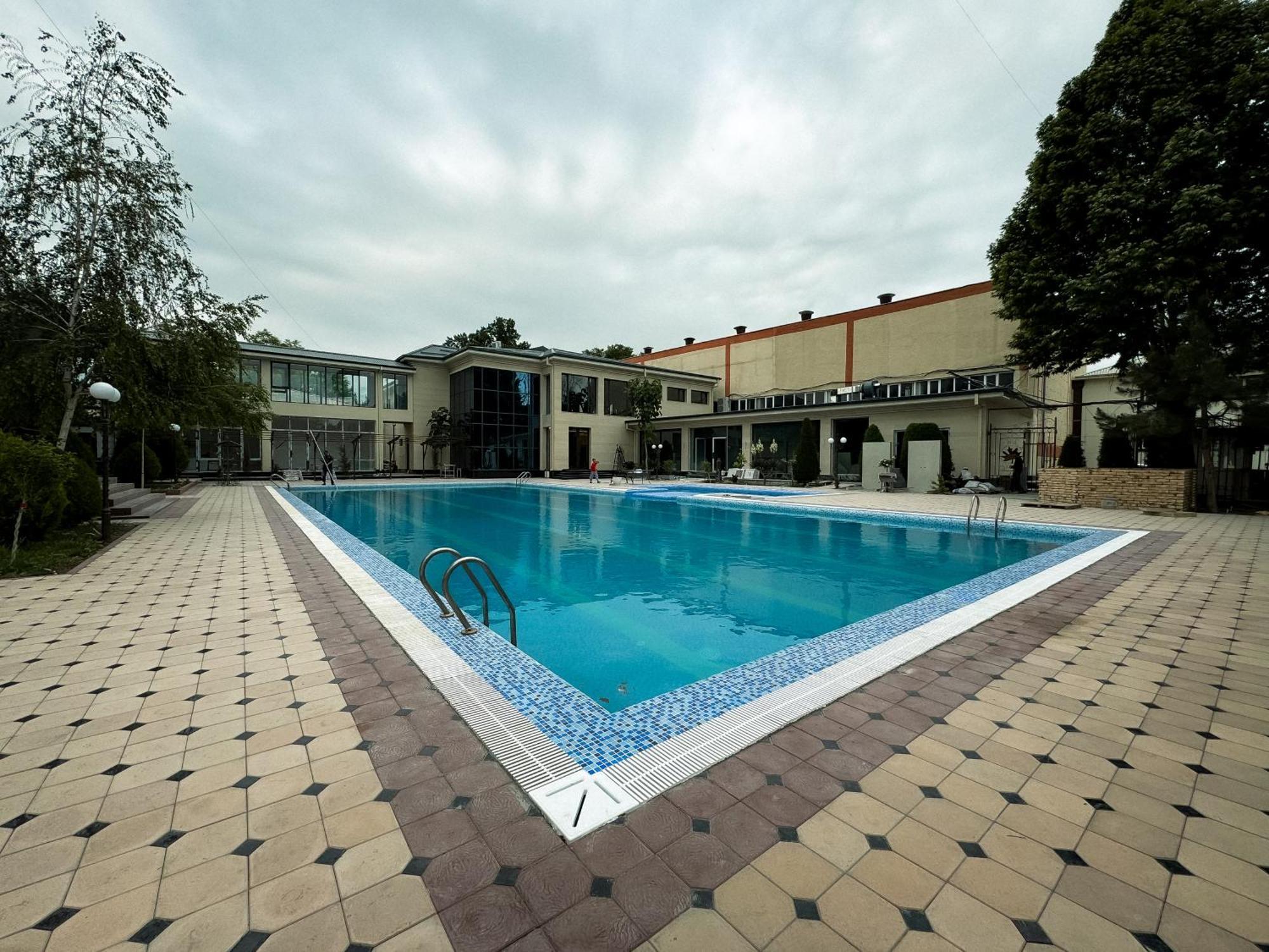 Ziyorat Luxury Hotel Fargʻona Exterior foto
