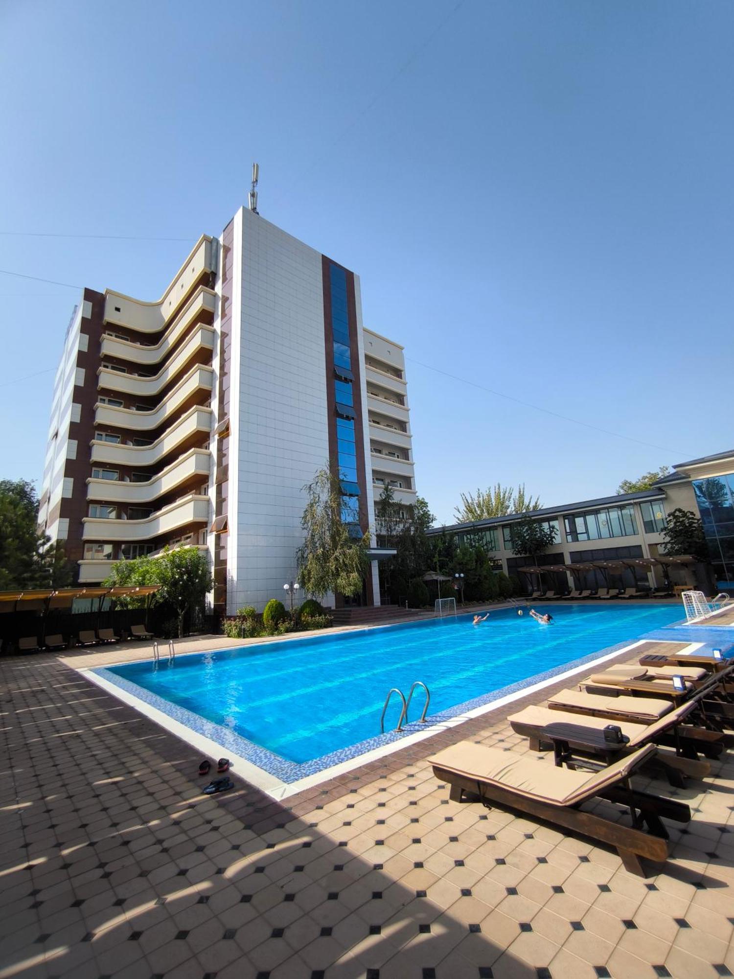 Ziyorat Luxury Hotel Fargʻona Exterior foto
