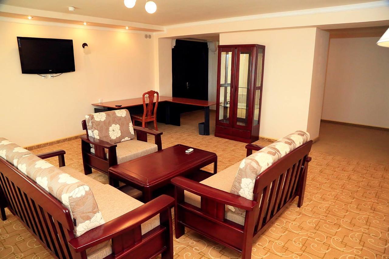 Ziyorat Luxury Hotel Fargʻona Exterior foto