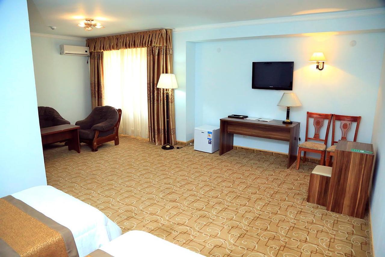 Ziyorat Luxury Hotel Fargʻona Exterior foto